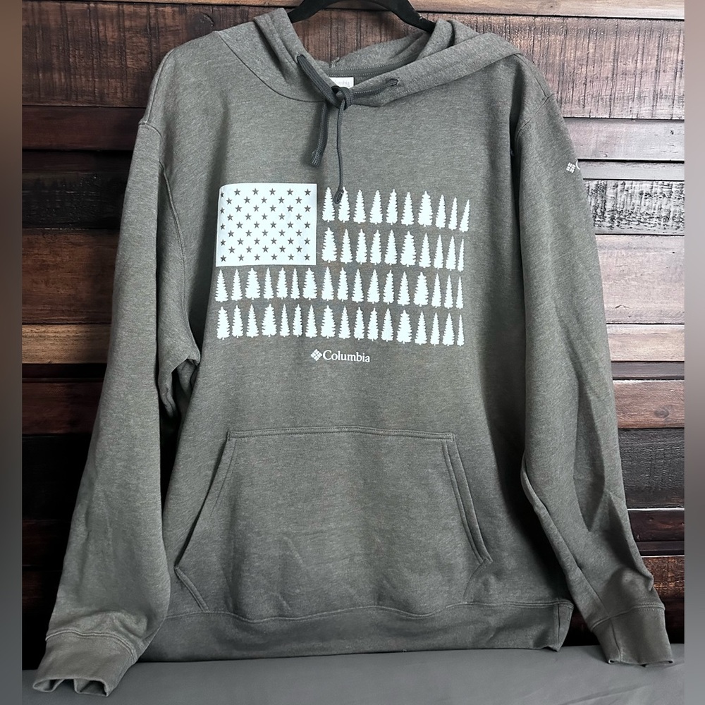 NWT Columbia Hoodie with Graphic Tree American Flag Design